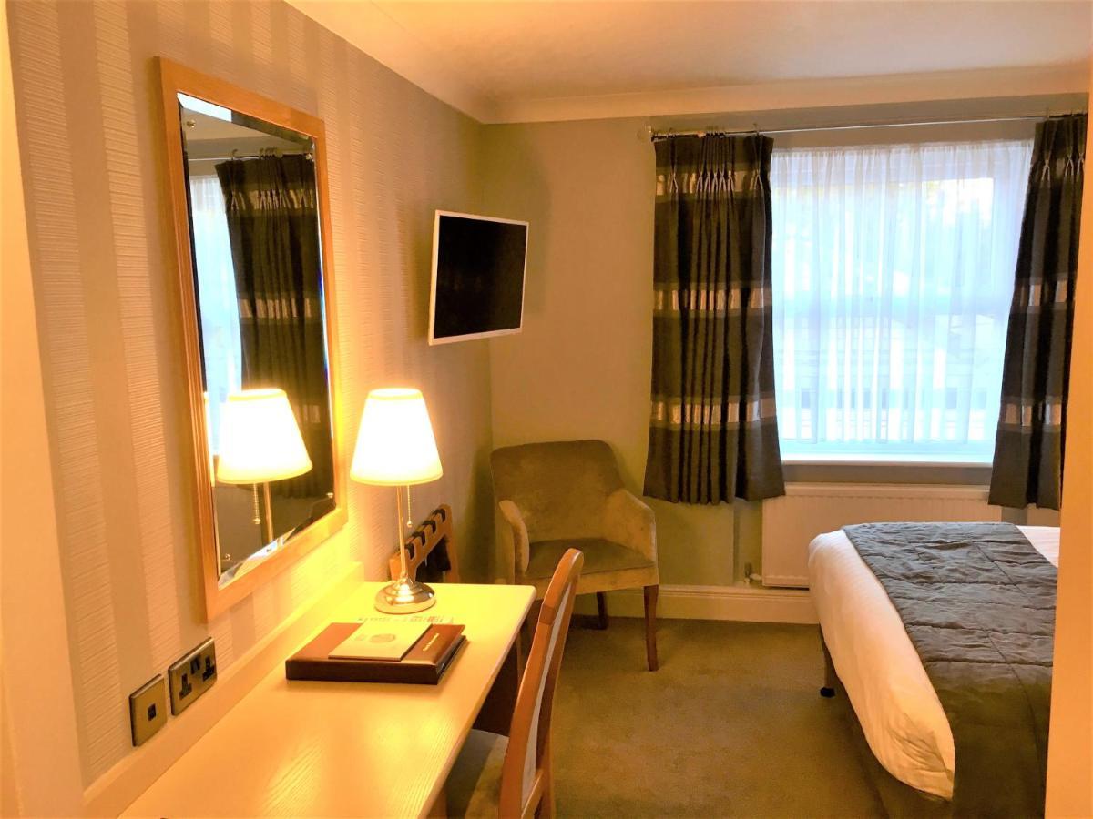 Astley Bank Hotel Дарвэн Экстерьер фото