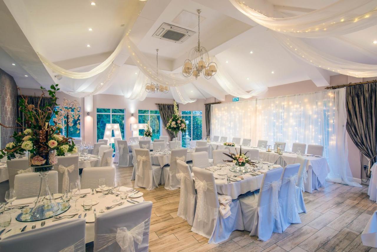 Astley Bank Hotel Дарвэн Экстерьер фото