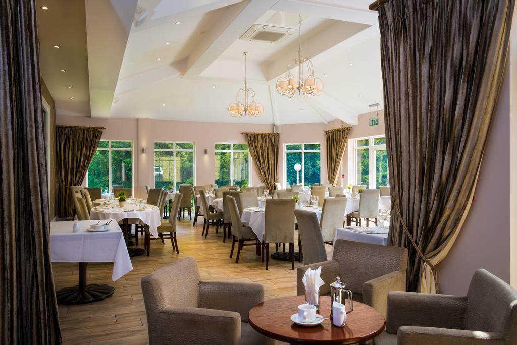 Astley Bank Hotel Дарвэн Экстерьер фото