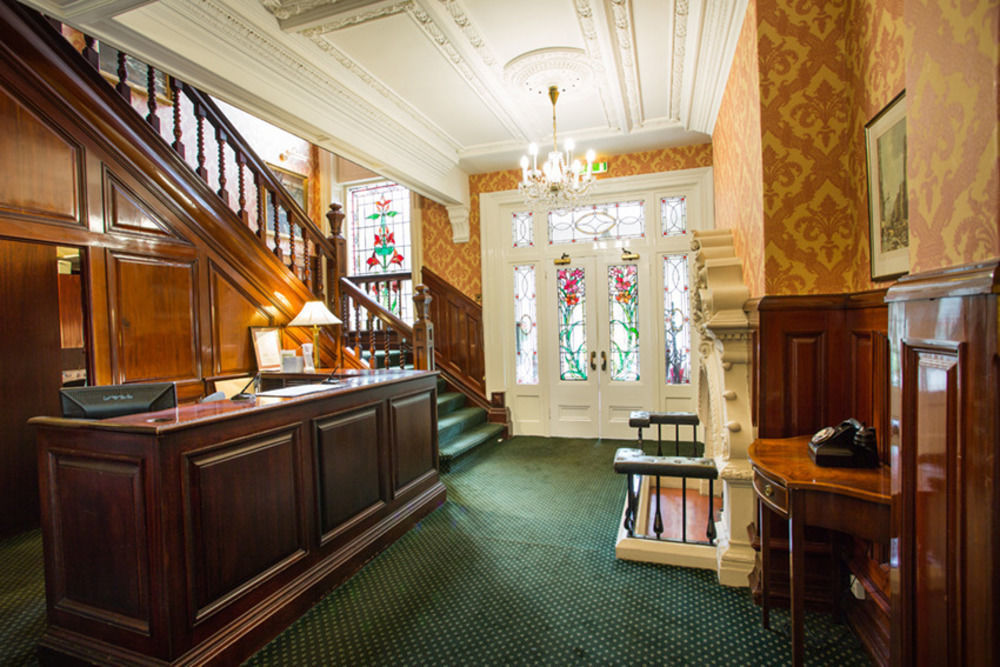 Astley Bank Hotel Дарвэн Экстерьер фото