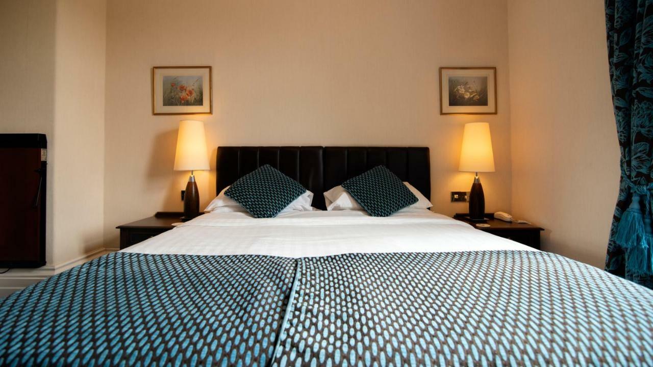 Astley Bank Hotel Дарвэн Экстерьер фото