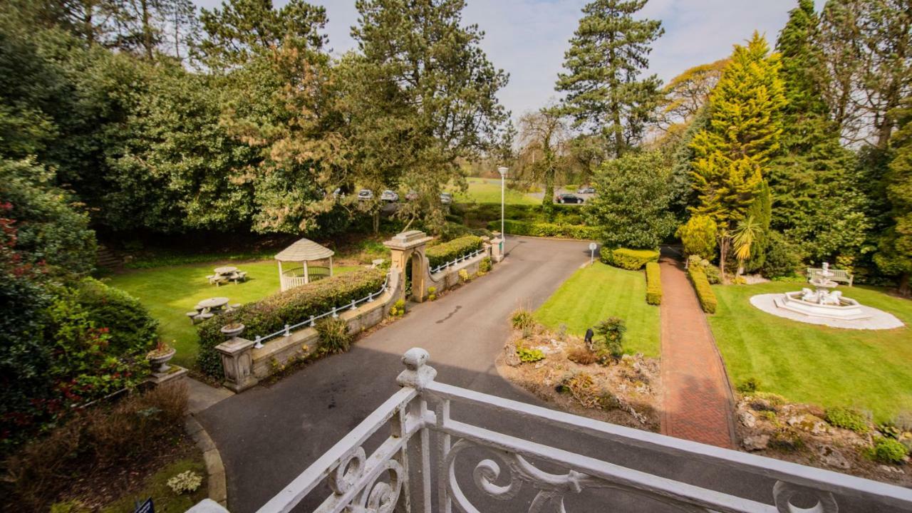 Astley Bank Hotel Дарвэн Экстерьер фото