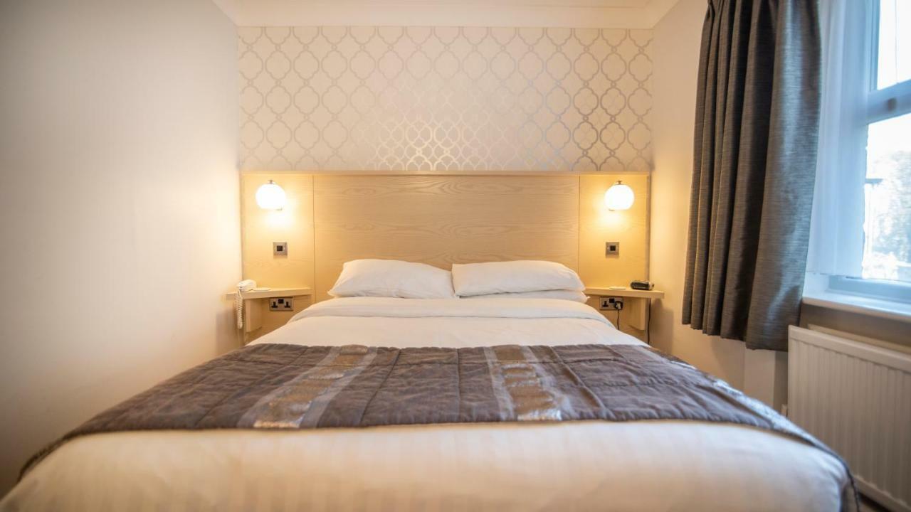 Astley Bank Hotel Дарвэн Экстерьер фото